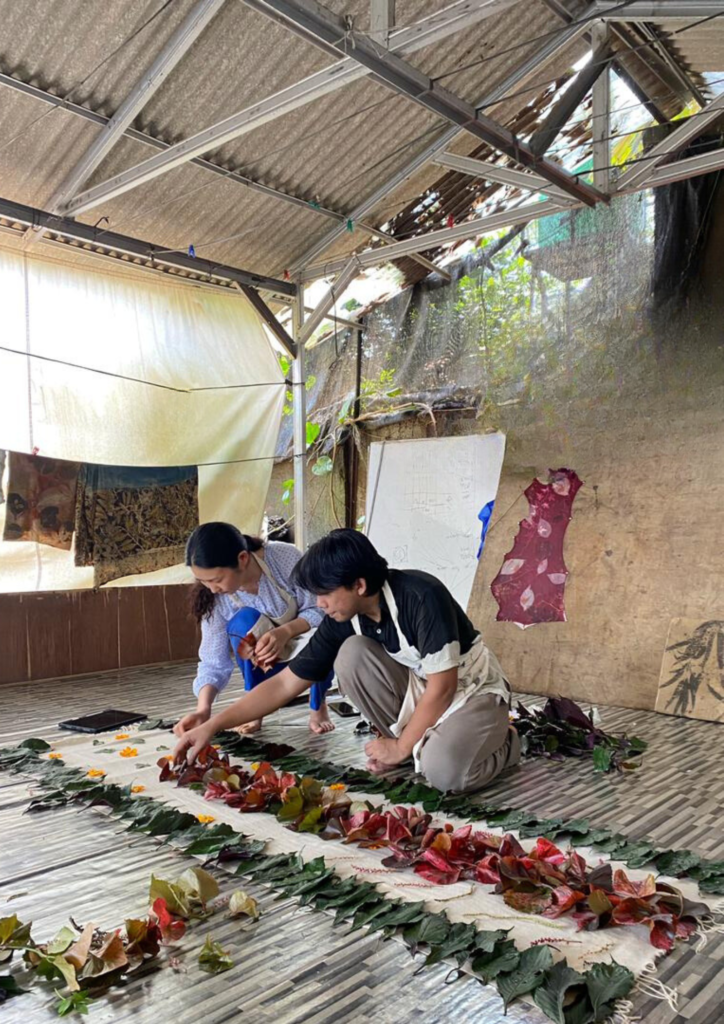Lembar Kerja TK tema Lingkunganku-Sekolah Merah Sederhana
